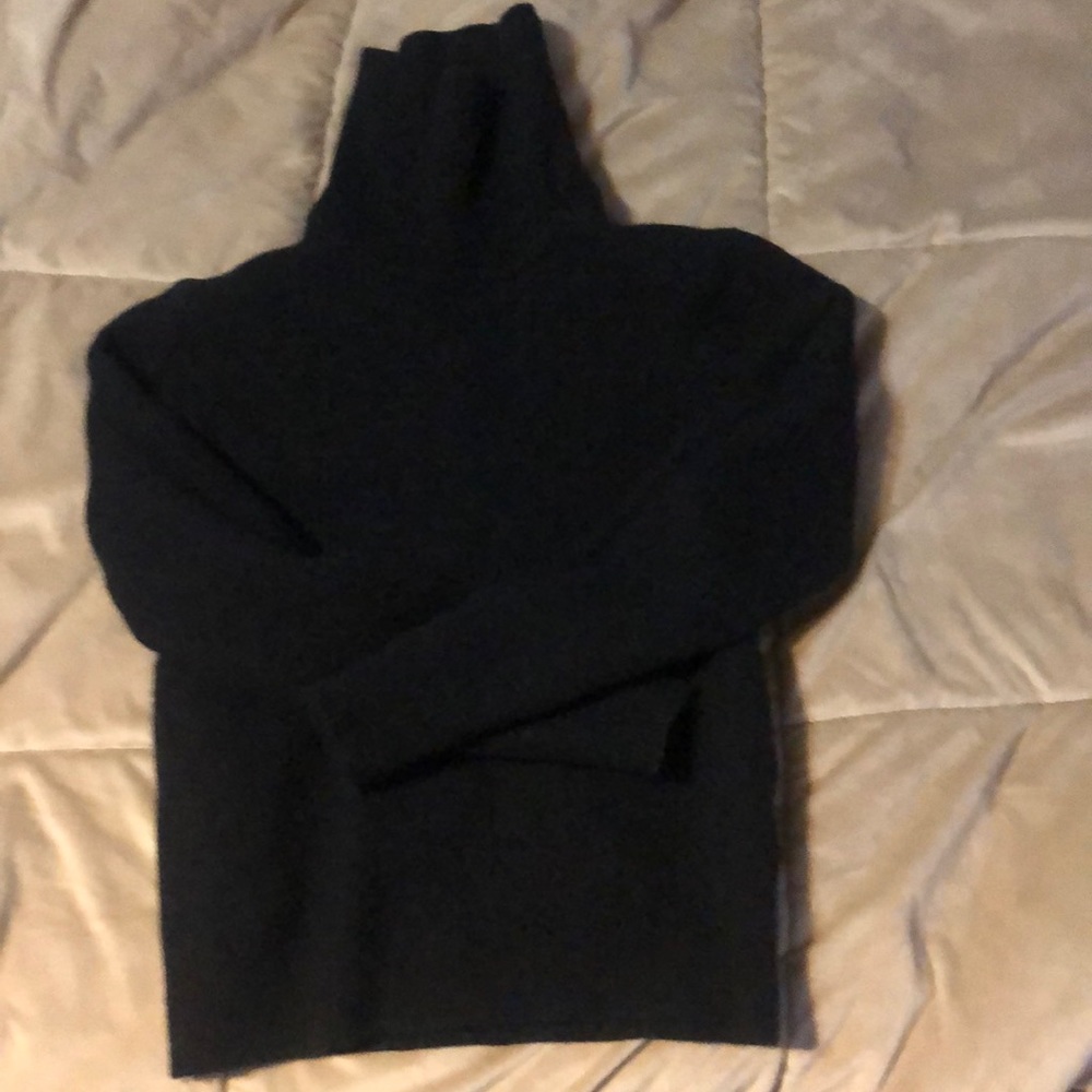 Uniqlo black wool turtleneck xs